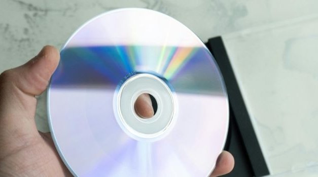Jak bezpiecznie czyścić płyty Blu-ray z grami? Poradnik krok po kroku