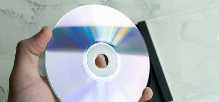 Jak bezpiecznie czyścić płyty Blu-ray z grami? Poradnik krok po kroku