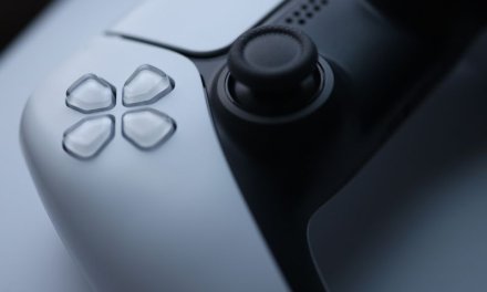 Kontroler z gałkami Hall Effect do konsoli – dlaczego gracze coraz częściej go wybierają?